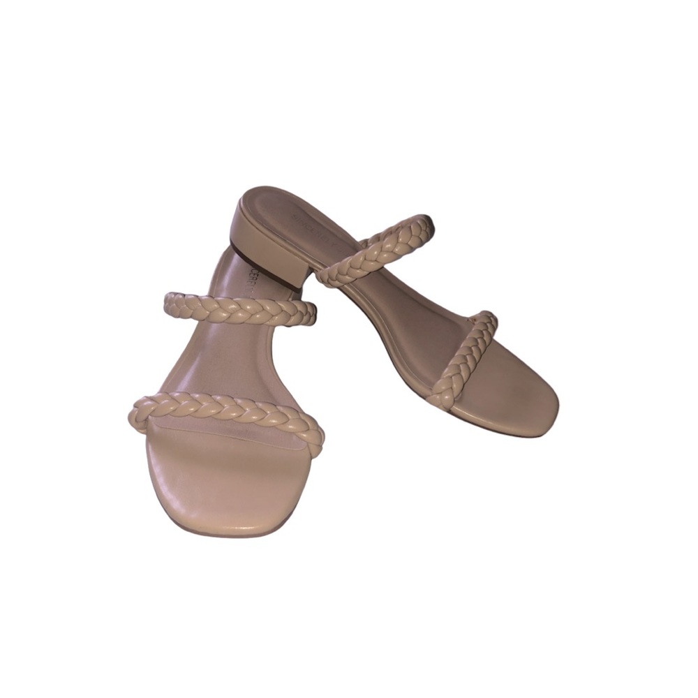 🌺CLEAR OUT ITEM🌺 ⭐️NWOT Sandals by Sincerely Jules